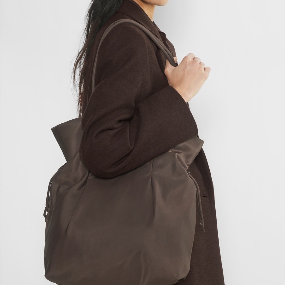 Aritzia Babaton Brown Commute Tote